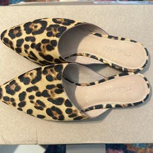 Madewell Flat Mules in Calf Hair. Animal Print. Size 8.